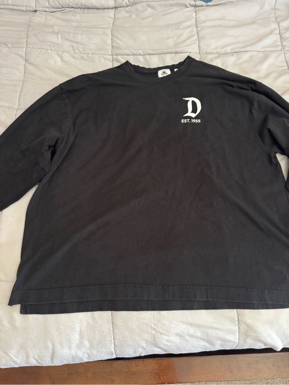 Disney Black Crewneck Jersey with Disneyland Resort XXL